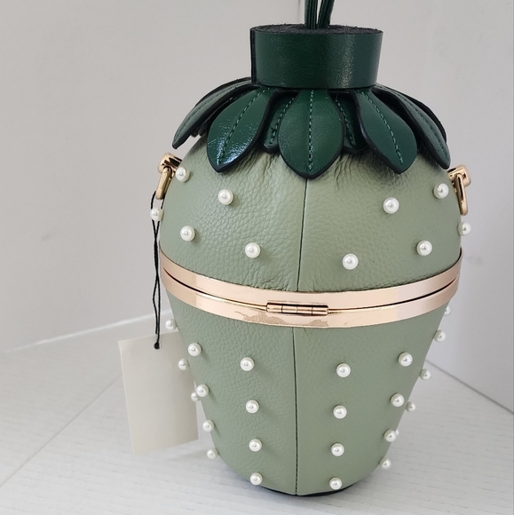 Stylish Women's Green Strawberry Shape Pearl Embellished Leather Handbag - Picture 4 of 9